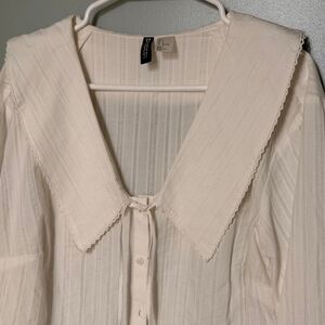 Charming White Blouse with Sailor Collar